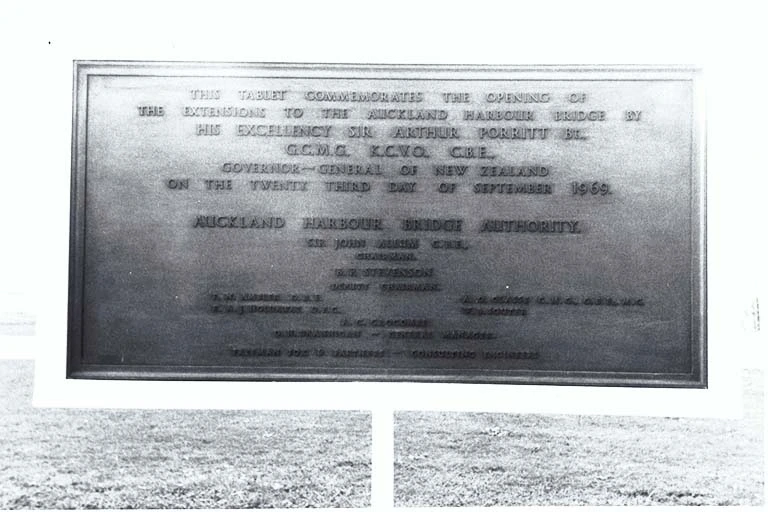 Plaque commemorating the opening of the extensions to the Auckland Harbour Bridge