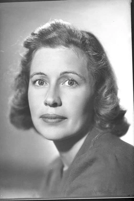1/4 portrait of Miss Erma Andrews