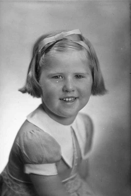 Head and shoulders portrait of Miss Jennifer Dawson