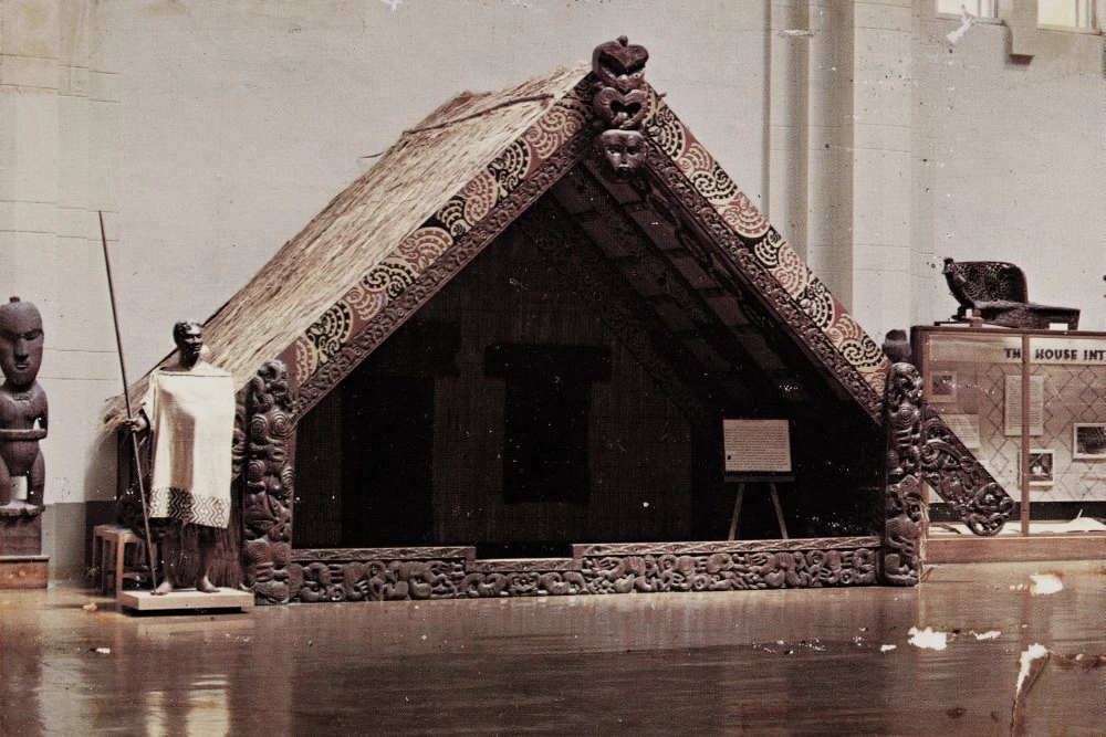 Te Hau-ki-Turanga, Maori meeting house Dominion Museum Wellington