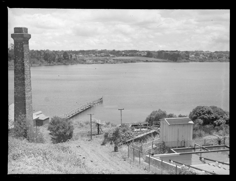 Pumphouse and wharf, Lake Pupuke