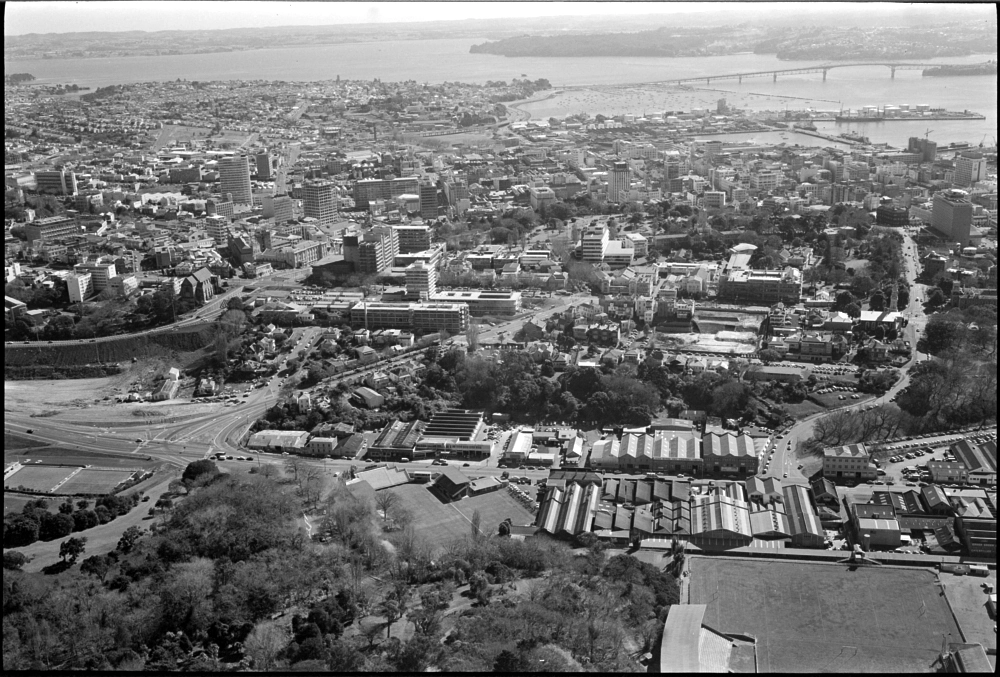 Stanley Street and city