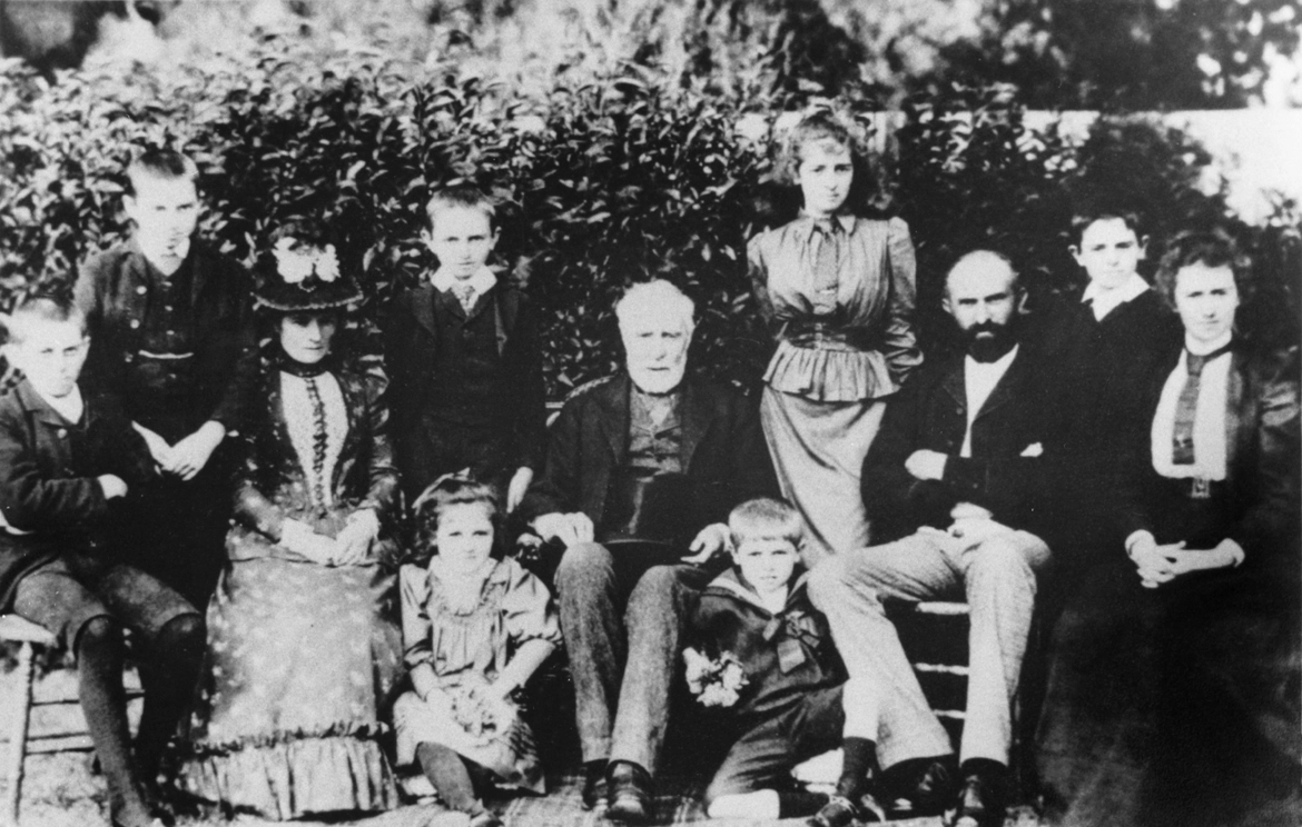 Group portrait of Sir George Grey with the Thorne George family...
