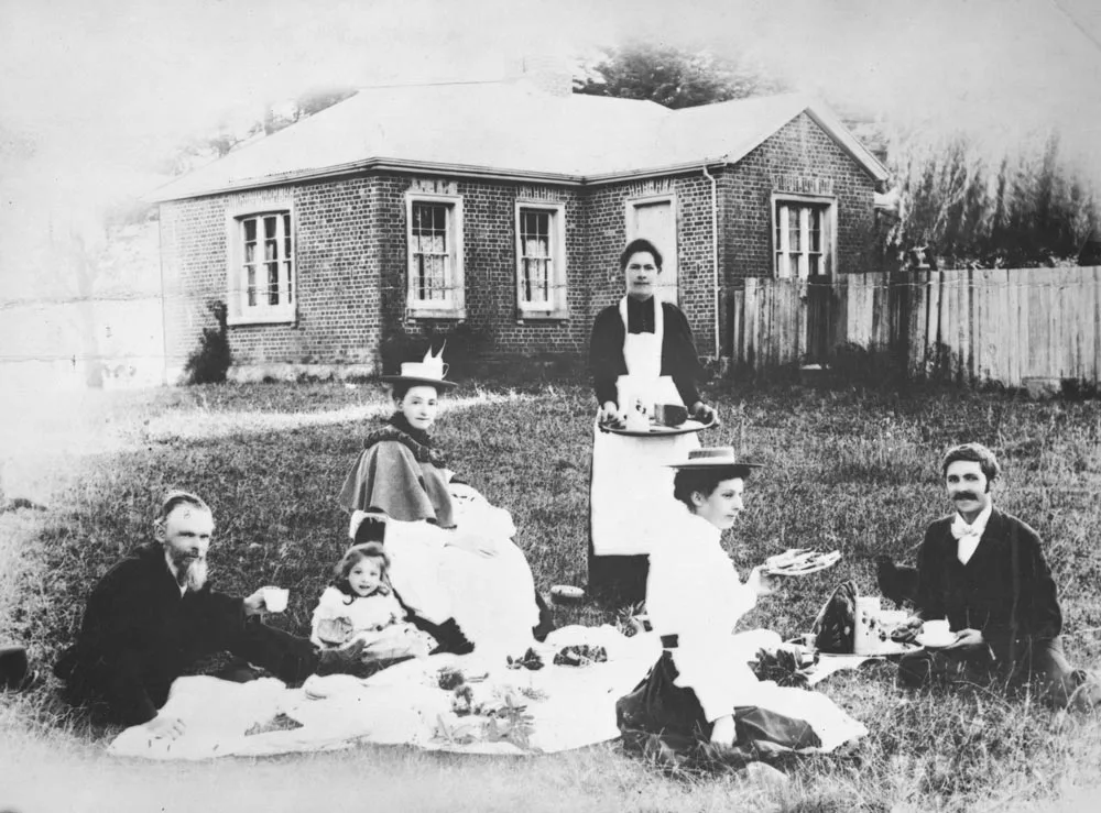 Mr and Mrs Pegler and family enjoying a picnic...