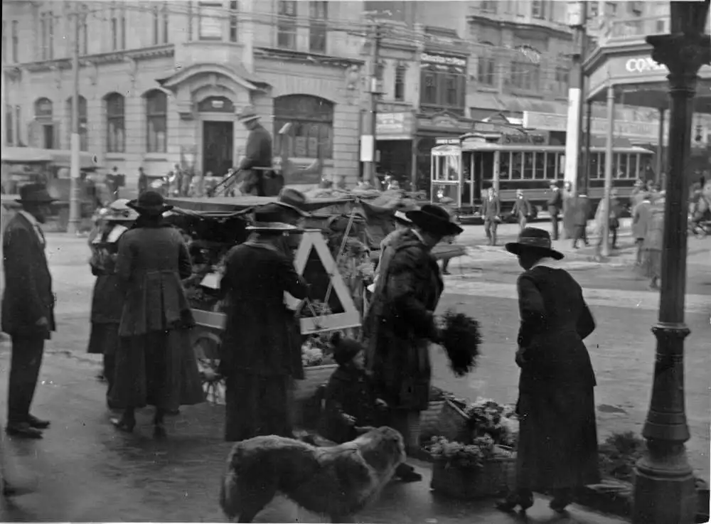 Queen Street at the intersection of Victoria Street showing...