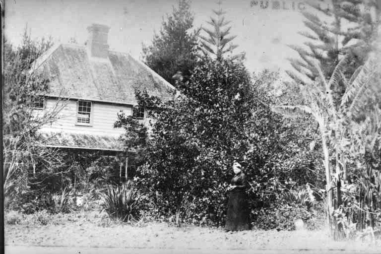 Showing William Innes Taylor's residence 'Glen Innes' which was....