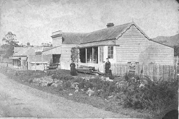 Showing A W Page's grocery store and the Kingsland Post Office.