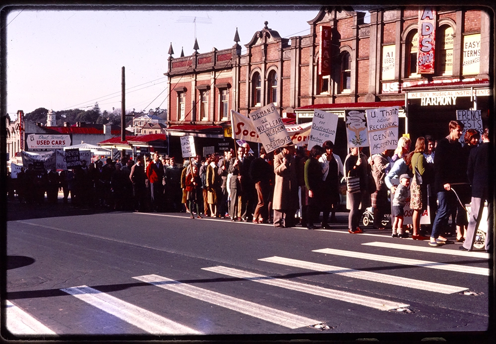 Hiroshima Day march, 8 August 1965