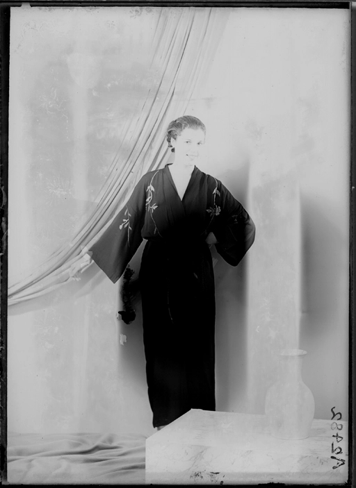 Full length portrait of model for Macky Logan Limited 1940