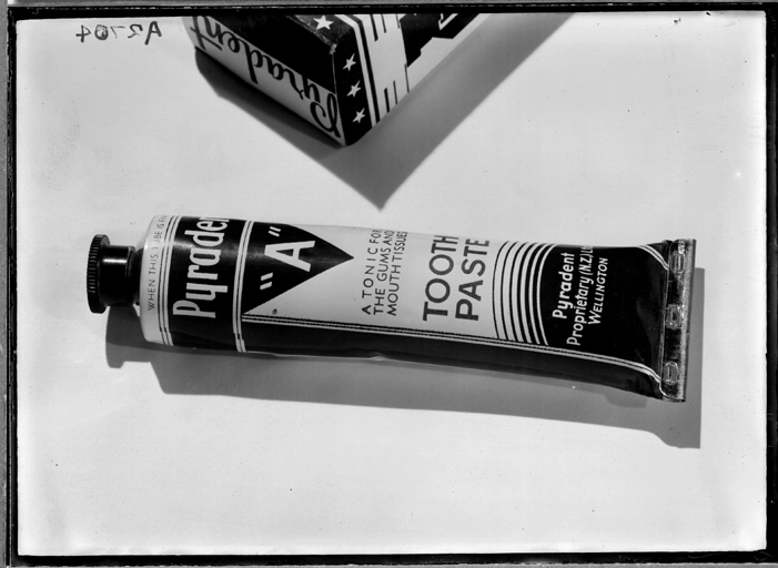 Showing a Pyradent toothpaste and packaging for Dormer Beck Advertising 1940s