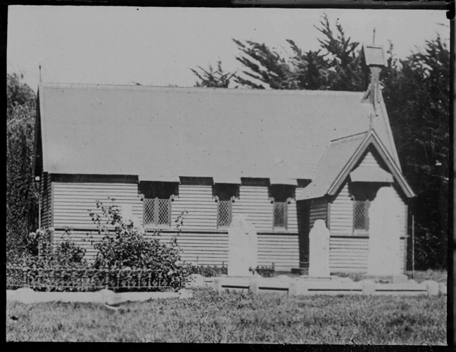St Lukes Church Brookside with gravestones