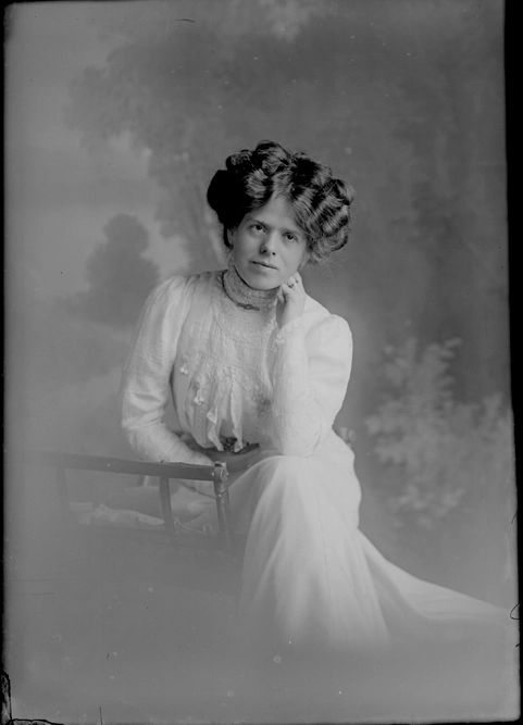 Miss Smith 1910