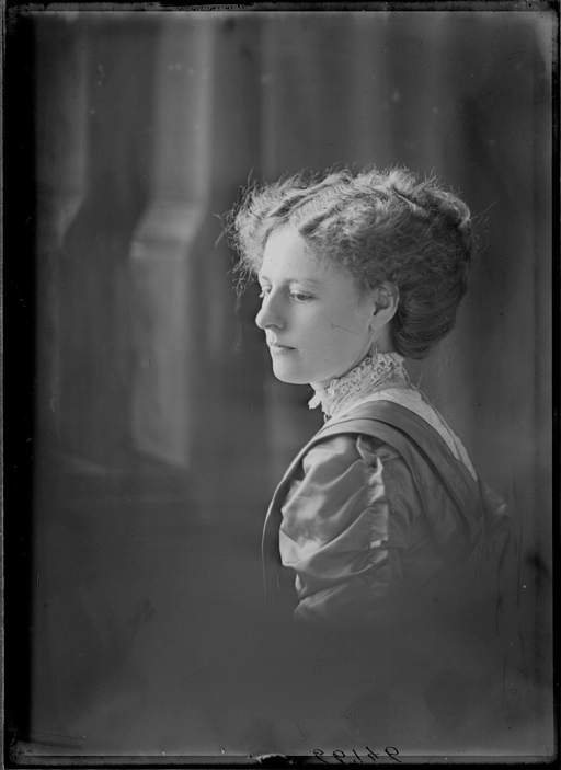 Miss Davis 1911