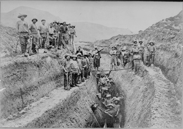 Austrians and Croatians seeking gum by draining Hardings Swamp between Aratapu and Aoroa, 1899