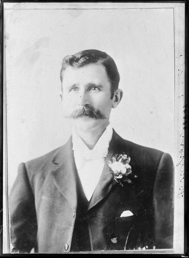 Mr Hodgson 1911