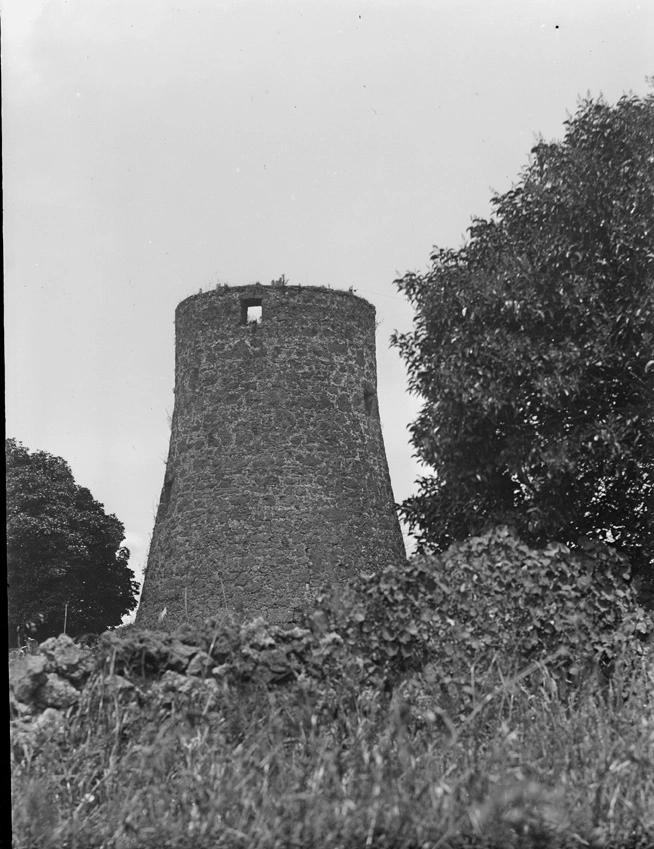 Remains of Bycroft's windmill in St Andrews Road, Epsom, 1923