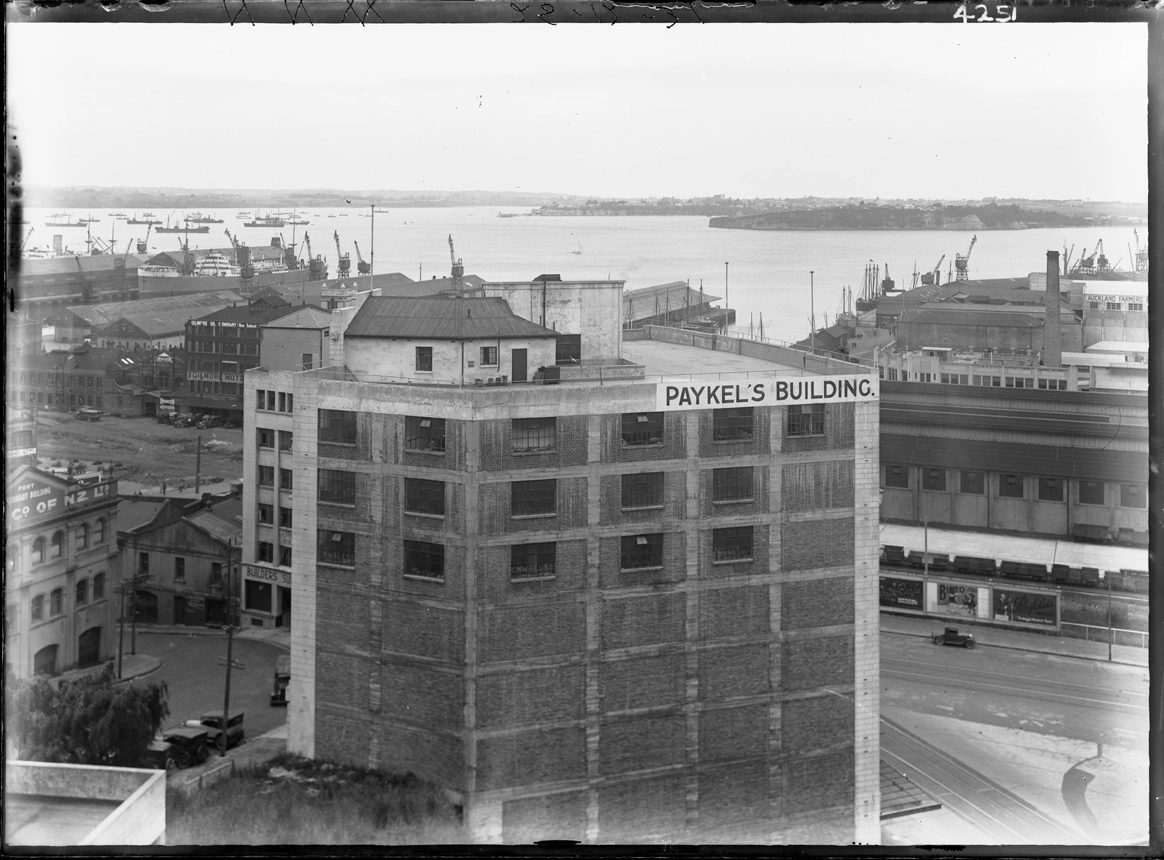 Looking north north west from Brooklyn Hotel in Emily Place...1931