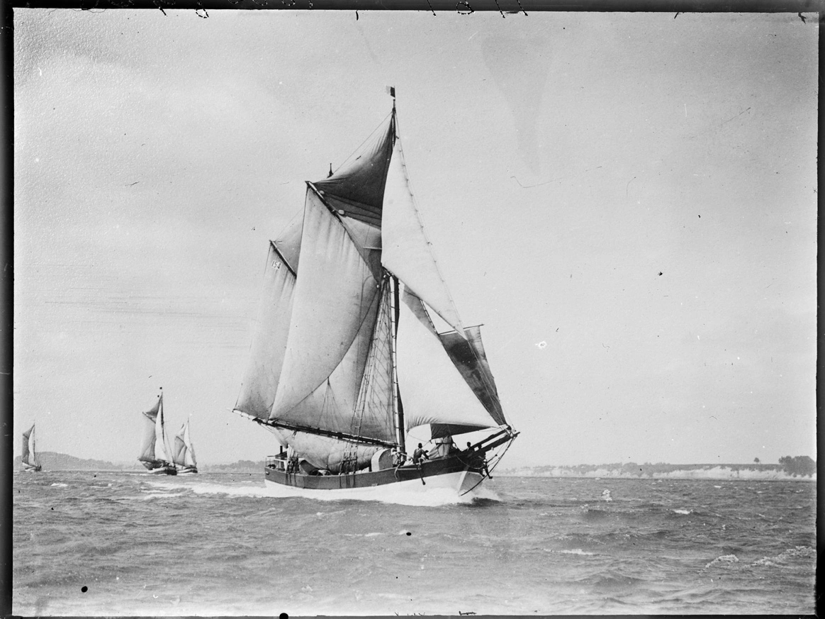 Ketch scow 'Daphne' in the Auckland Anniversary Regatta...29 Jan 1911