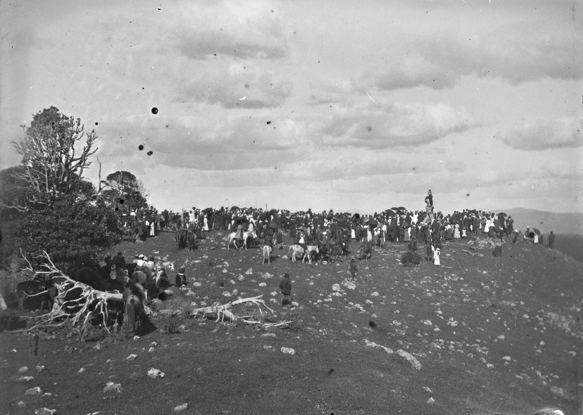 Unveiling Hone Heke's monument at Kaikohe, April 1911