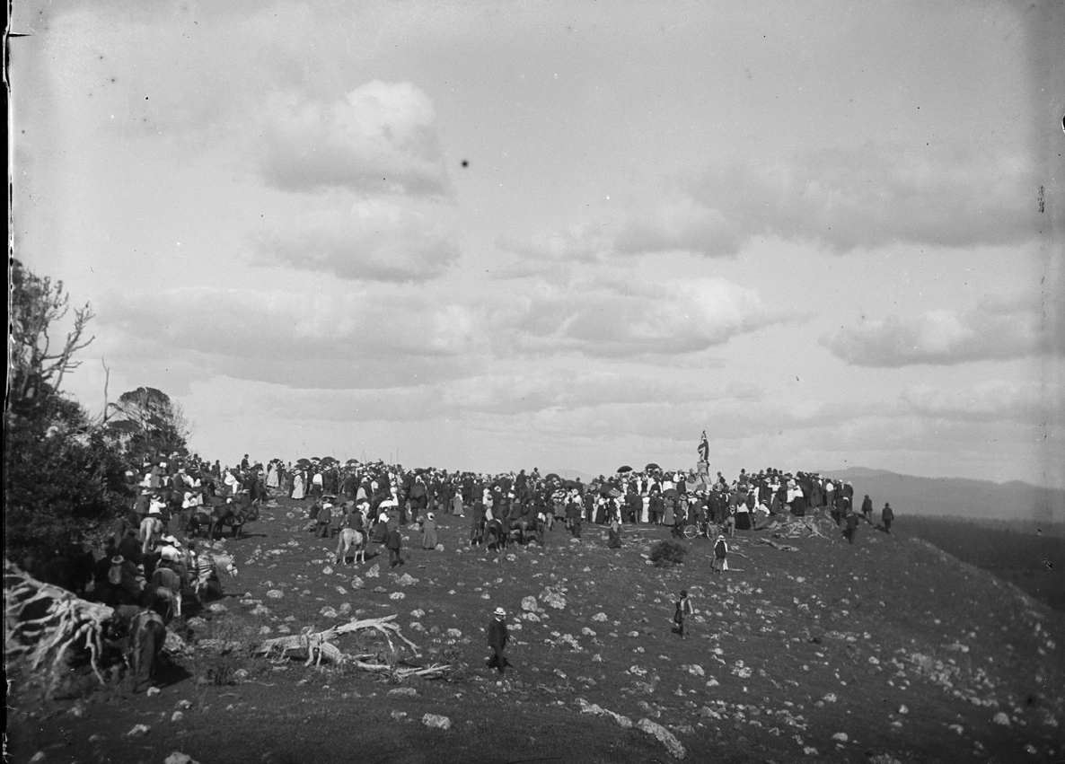 Unveiling Hone Heke's monument at Kaikohe, April 1911