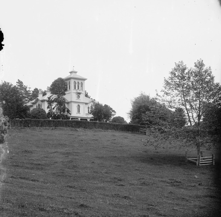 Unidentified house possibly Monte Cecilia Girls College?...