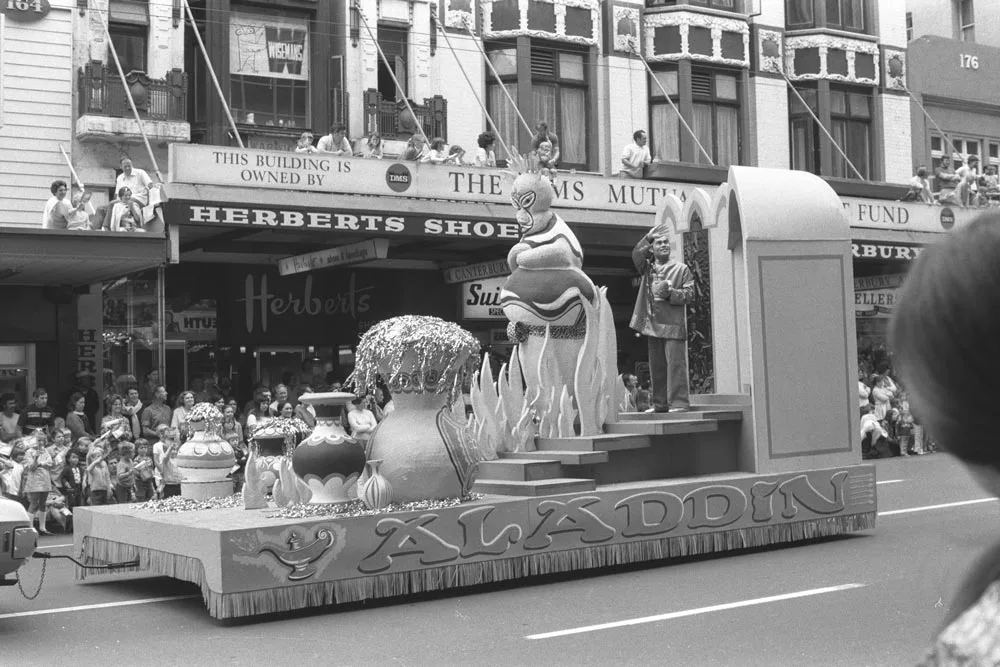 Aladdin float, 1972 Farmers Santa Parade
