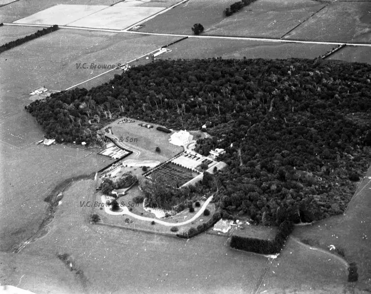 Anderson Park house - Invercargill (PB1224/5)