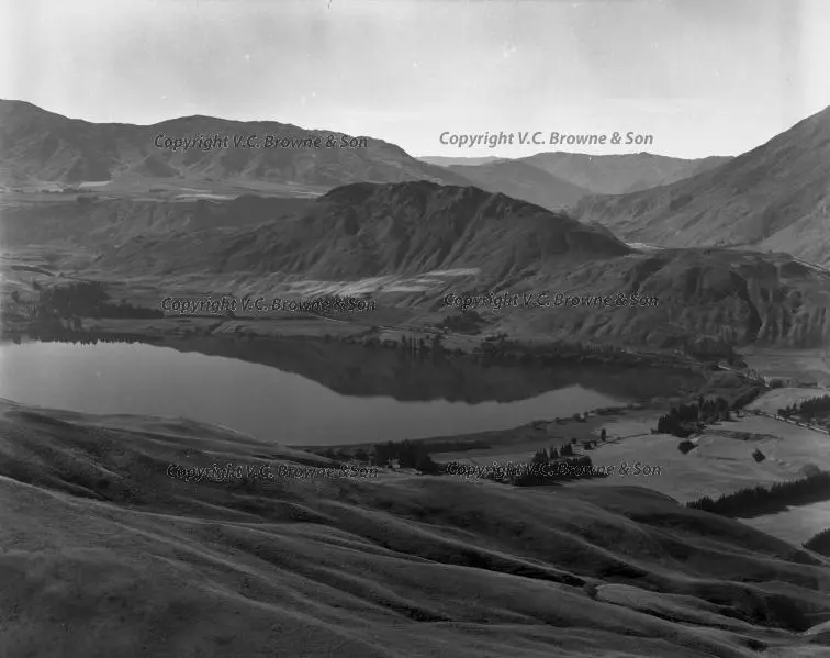 Looking East over Lake Hayes and Morven Hill ab... (QN1-44/37)