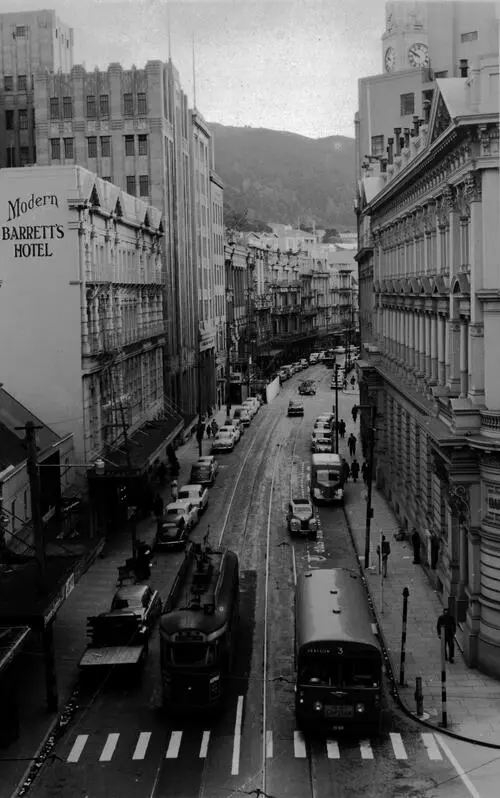 Lambton Quay, Tramcar bound for the Railway Station