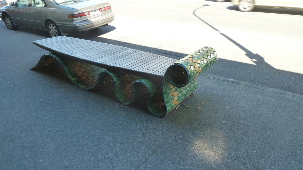 "Chaise Lange"