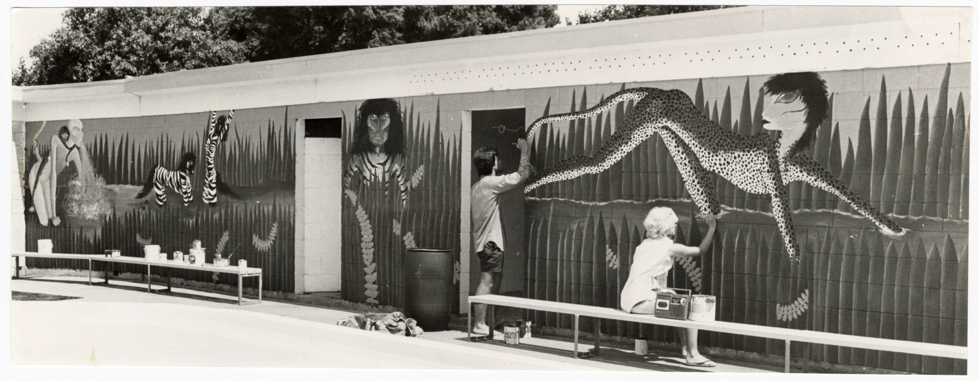 Mural at Woolston Park swimming pool