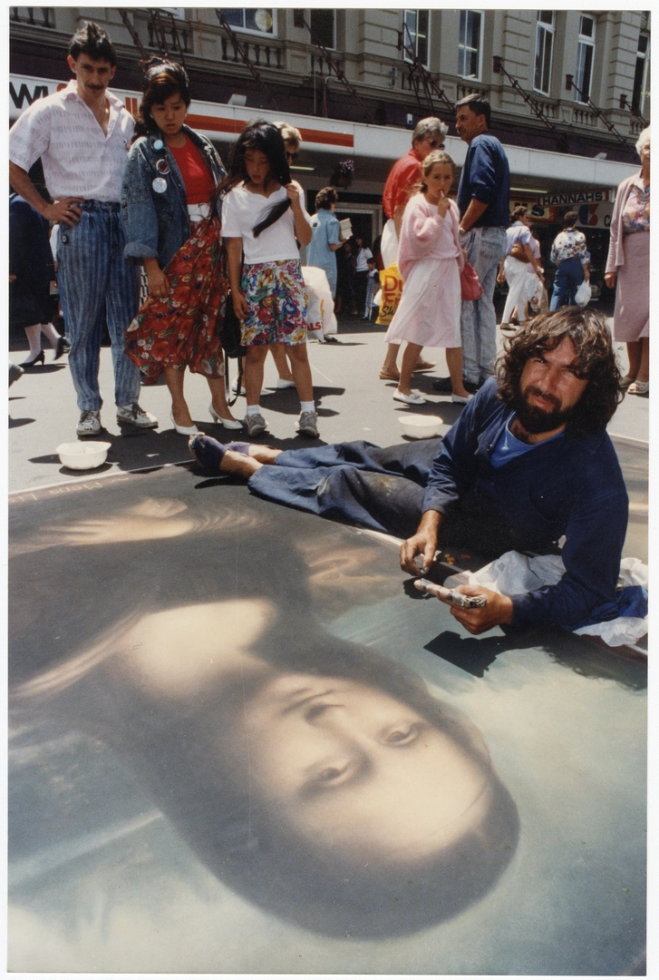 Pavement artist, Gerard Commissaris on Cashel Street