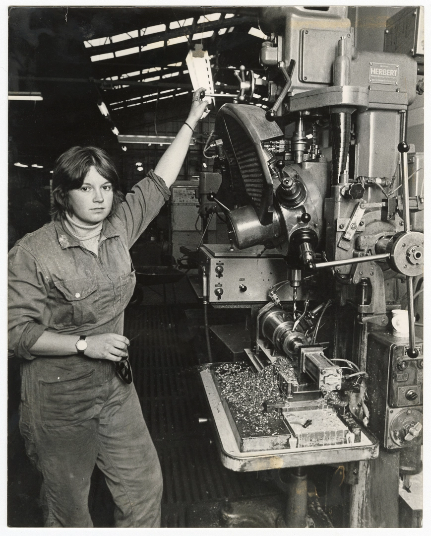 Lyn Boddington, apprentice turner and fitter