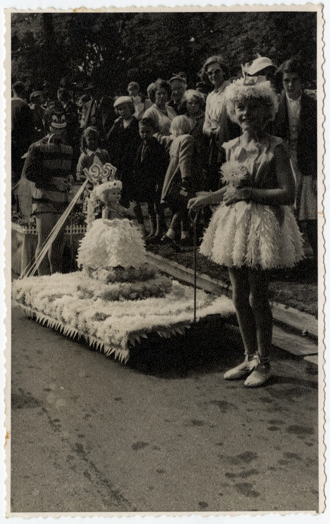 Christchurch Floral Festival float