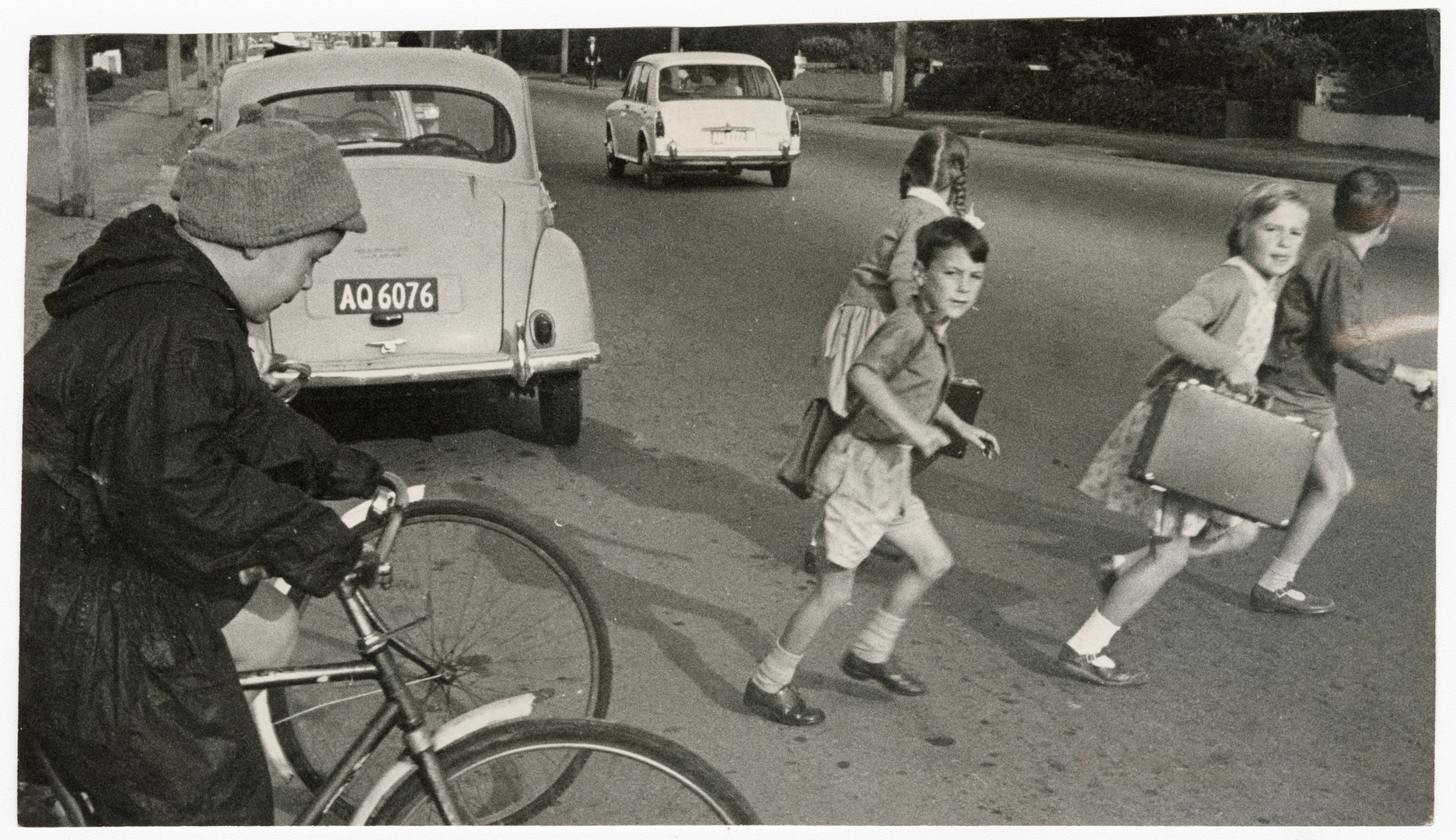 School children crossing Riccarton Road