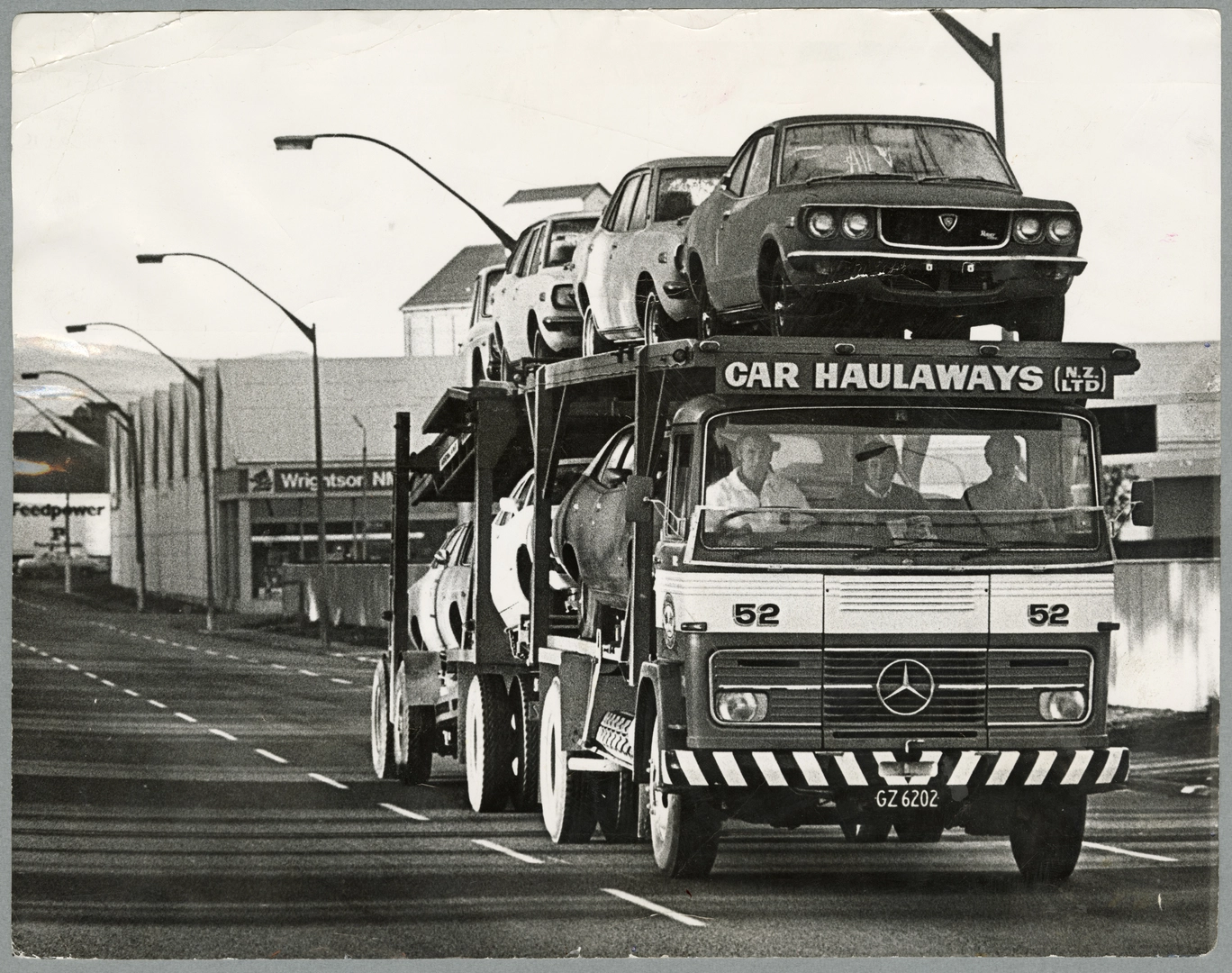 Car transporter truck
