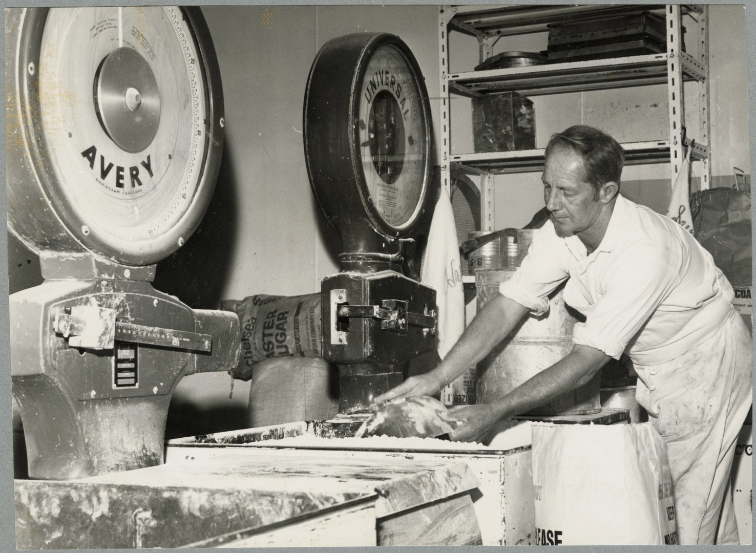 Weighing of flour