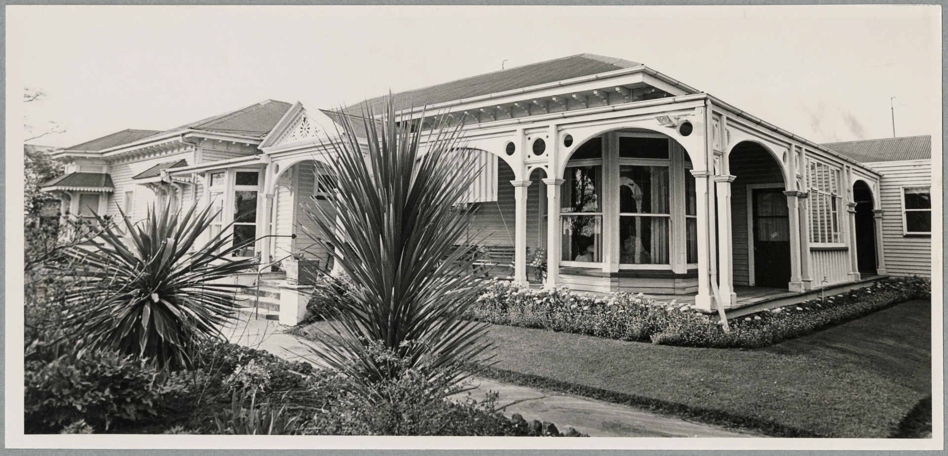 Lyndhurst Hospital exterior, Bealey Avenue