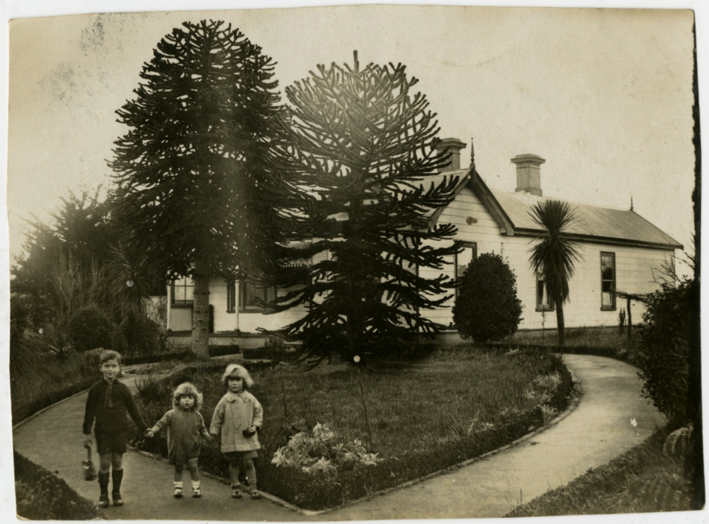 Eon, Neville and Arthur Holt at Holt Family Home.