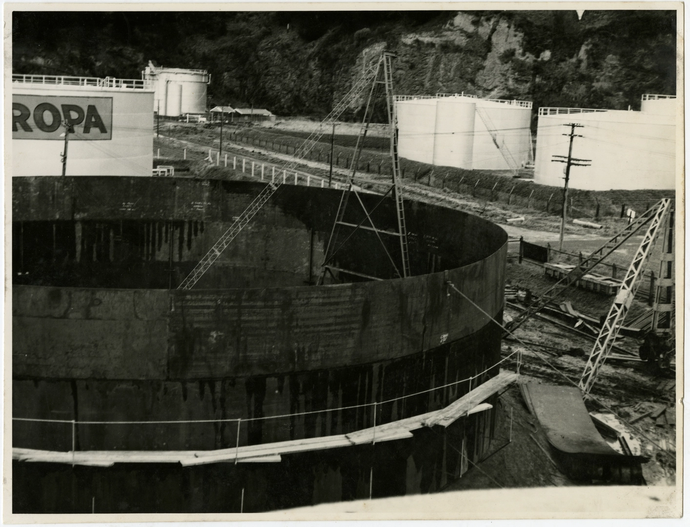 Lyttelton fuel tank construction
