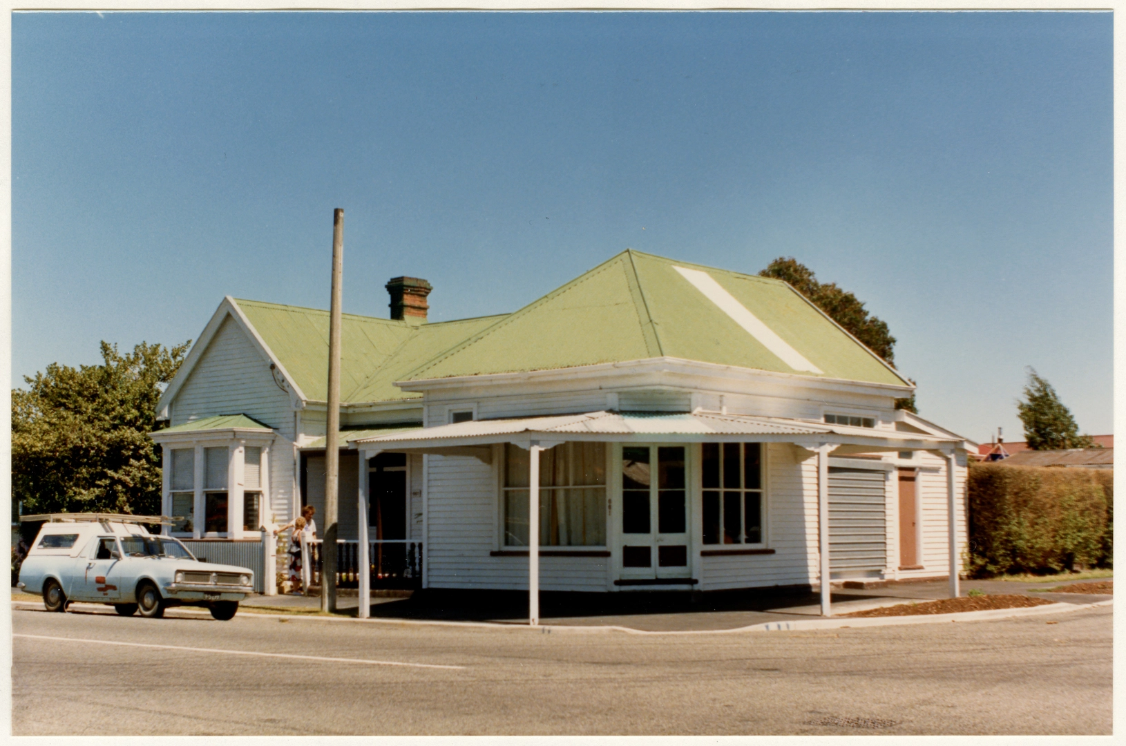Used furniture shop on Gloucester Street