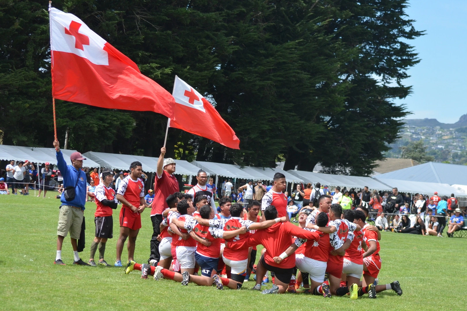 Tongan youth performing sipi tau
