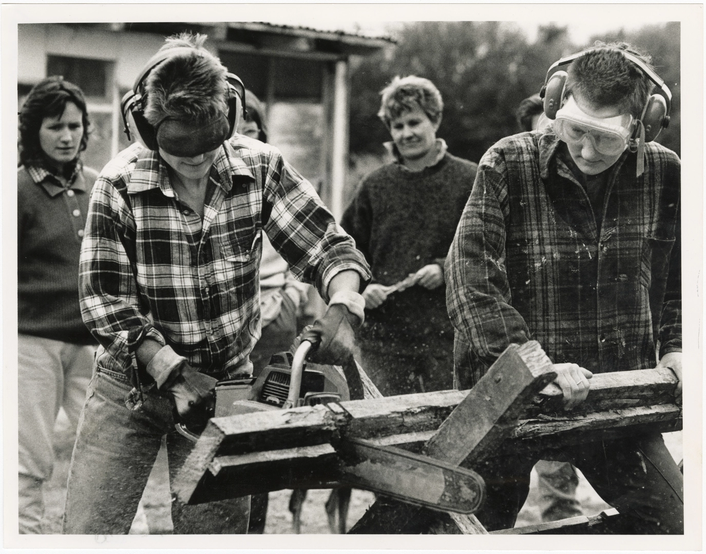 Otautahi Women's Labour Pool chainsaw demonstration