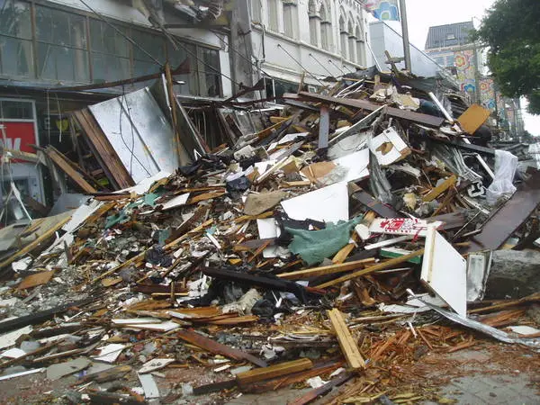 Pile of debris, Cashel Street