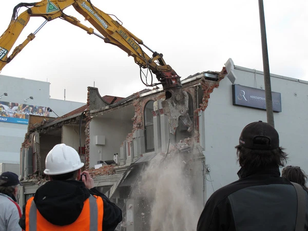 Demolition of 92-96 Victoria Street
