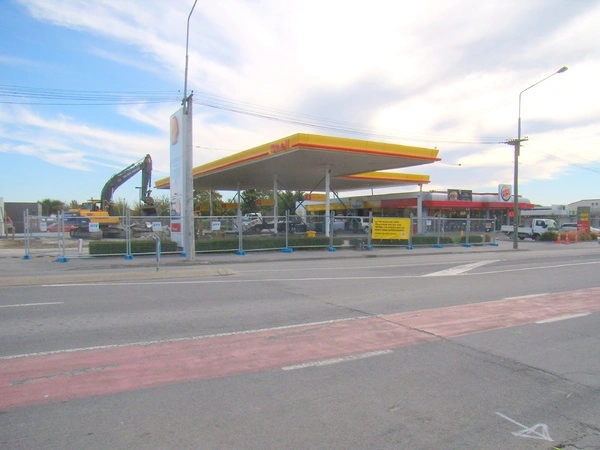 Shell Service Station in Shirley