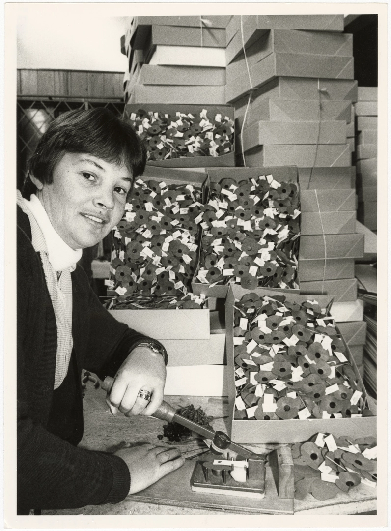 Patricia Tihema making Anzac poppies