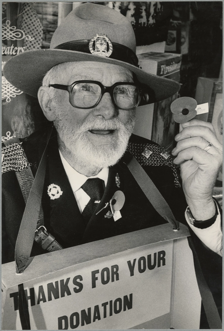 Cliff Crutch, Anzac poppy seller