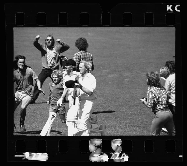 Fans with Glenn Turner and Ken Wadsworth