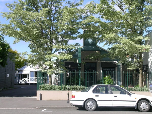 70 Victoria Street 